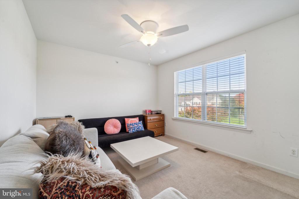 957 Ivy Ln