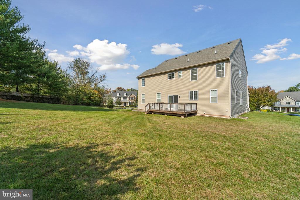 957 Ivy Ln