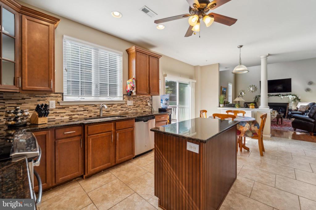 957 Ivy Ln