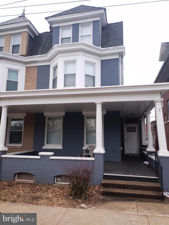 1124 W AIRY ST