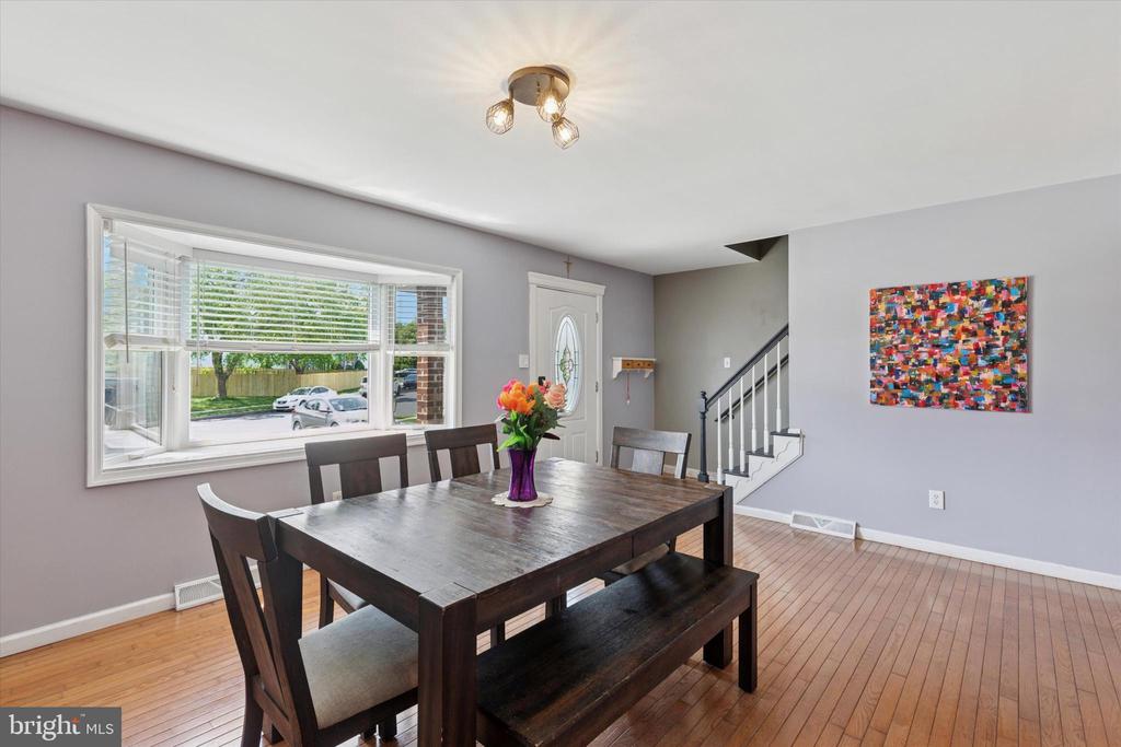 1285 Needham Cir