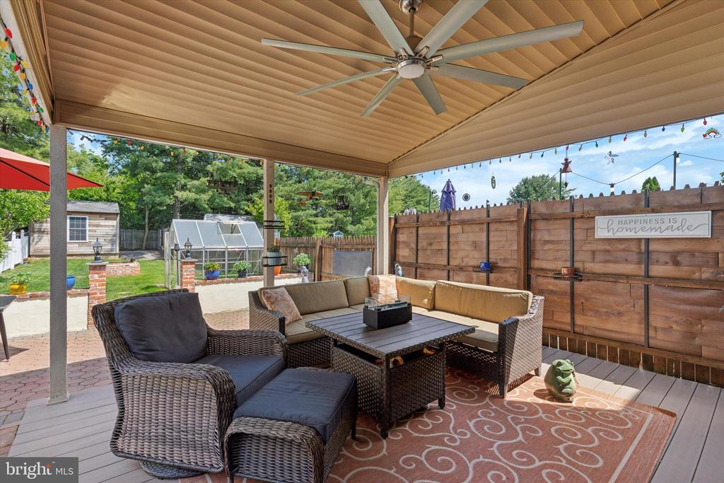 1285 Needham Cir