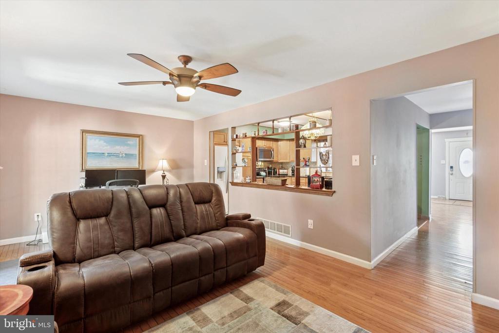 1285 Needham Cir