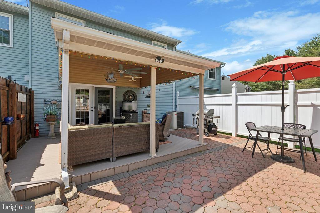 1285 Needham Cir