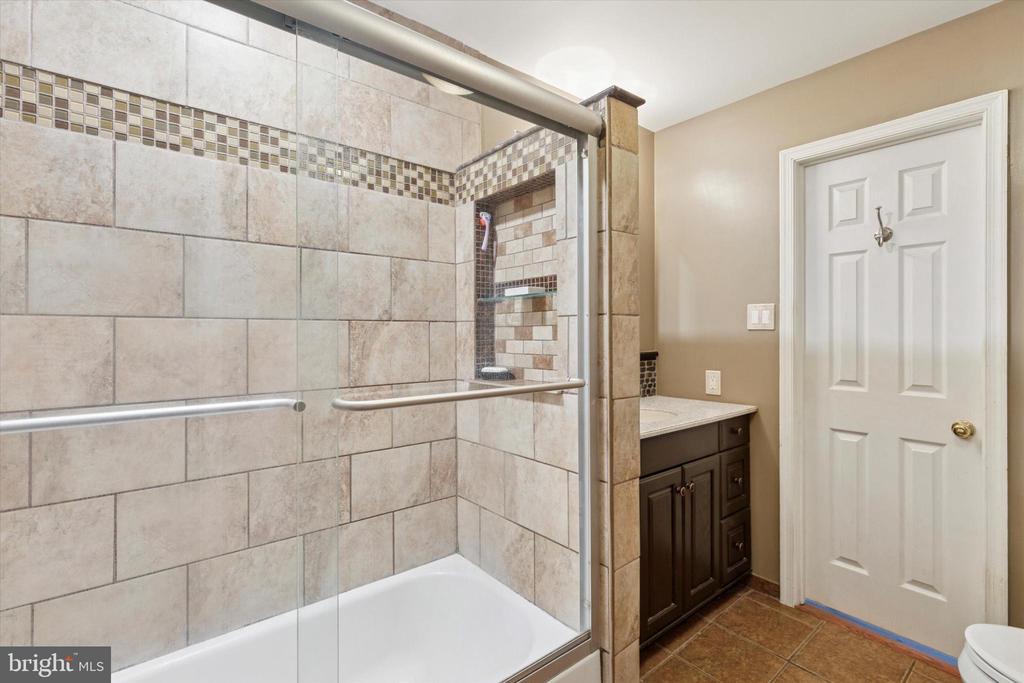 1285 Needham Cir