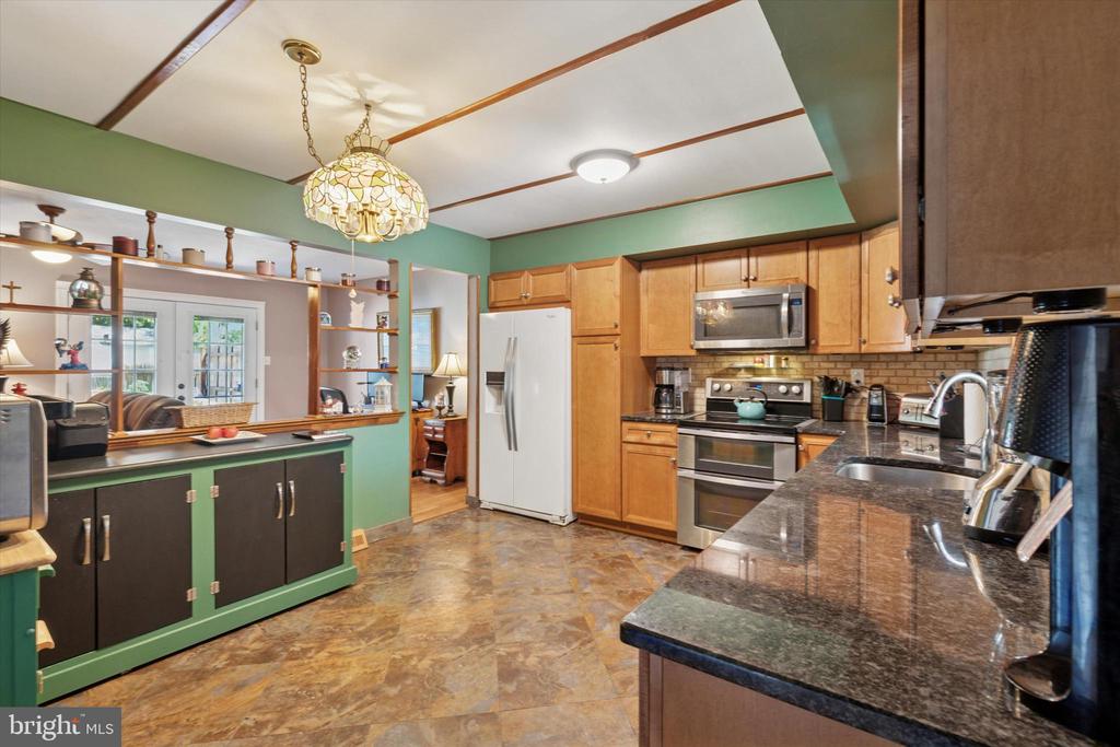 1285 Needham Cir