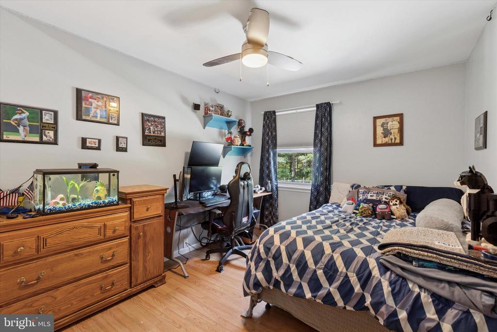 1285 Needham Cir