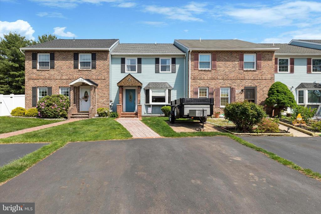 1285 Needham Cir
