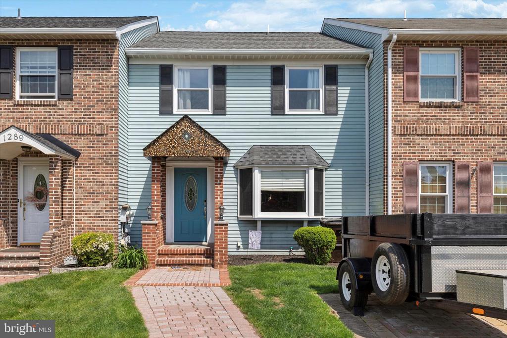 1285 Needham Cir