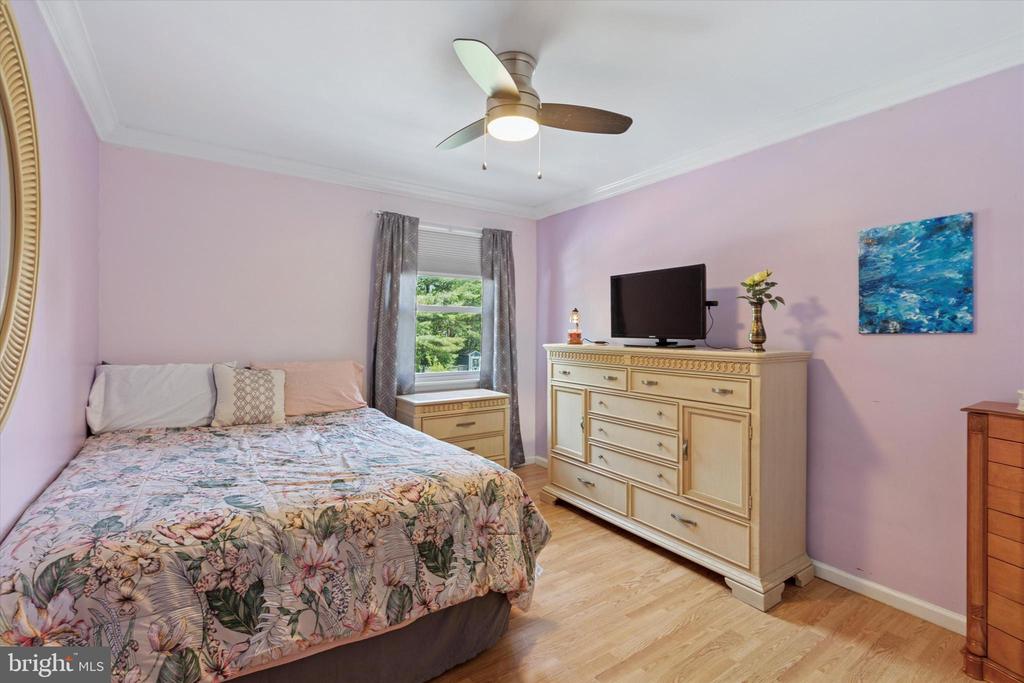 1285 Needham Cir
