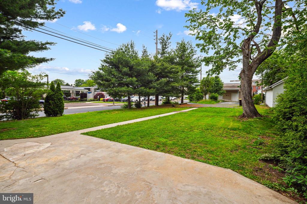 20 N Richardson Ave