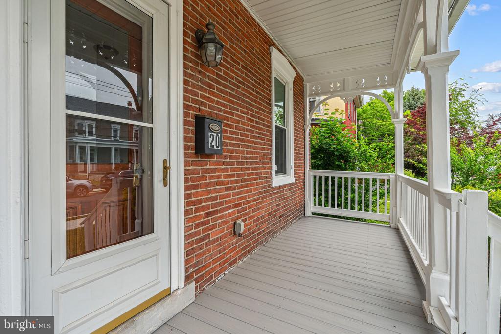 20 N Richardson Ave