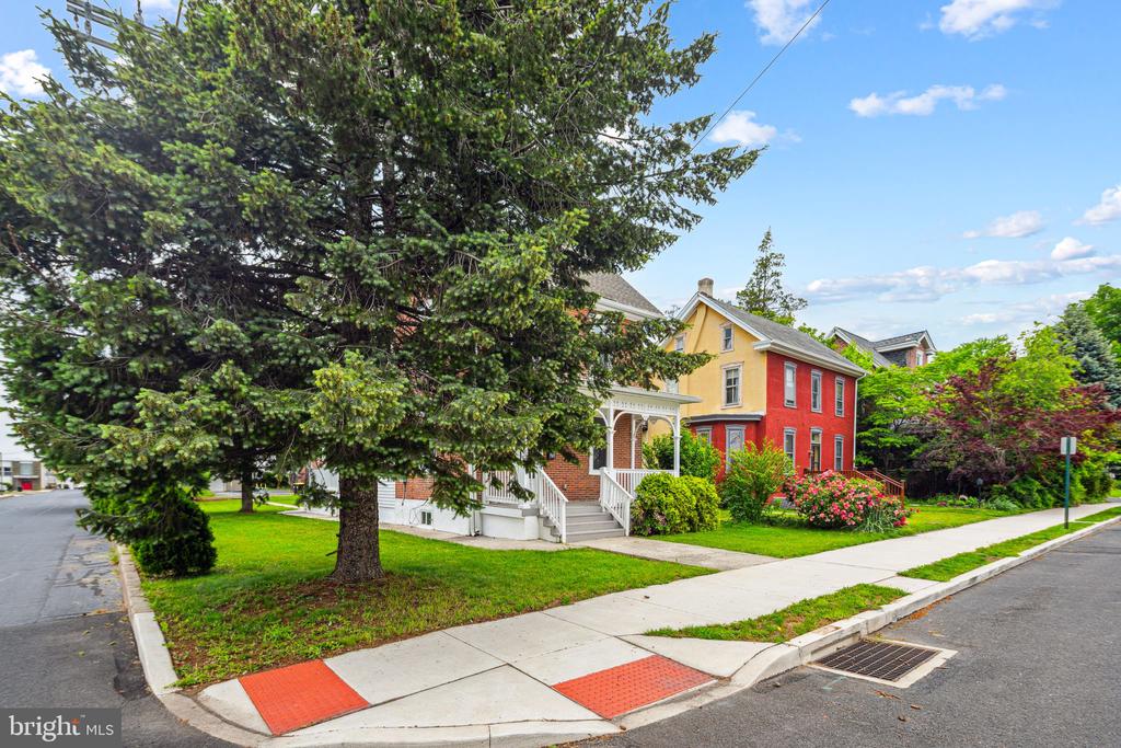 20 N Richardson Ave