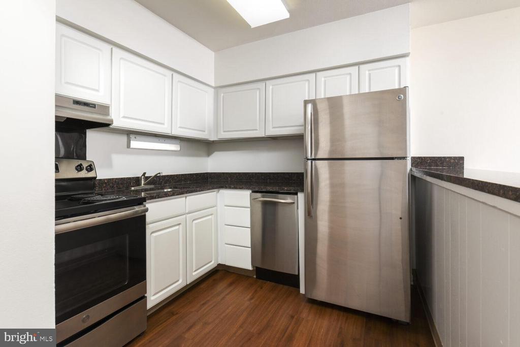 449 HAMILTON ST #305