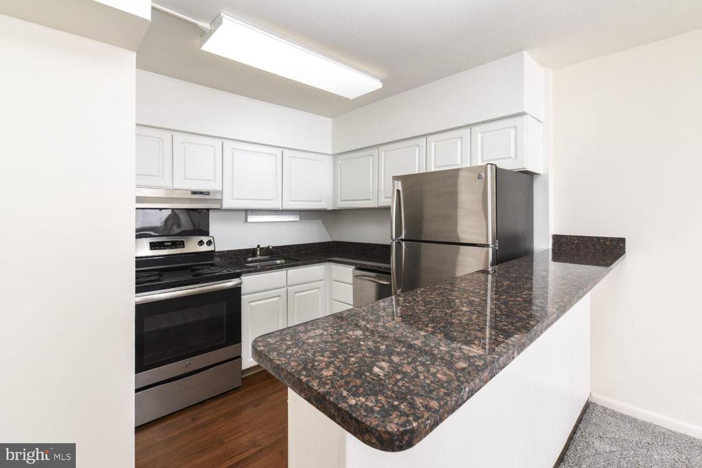 449 HAMILTON ST #305