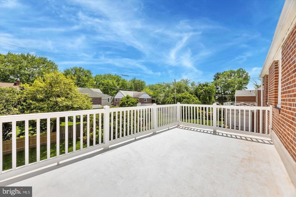 609 LATHAM DR