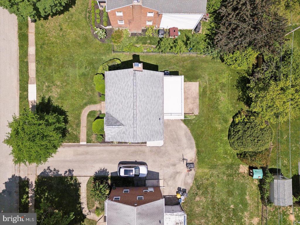 609 LATHAM DR