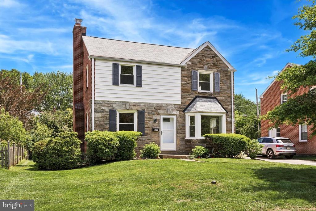 609 LATHAM DR