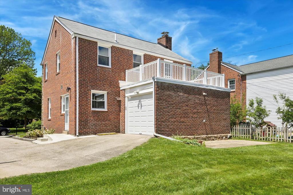 609 LATHAM DR