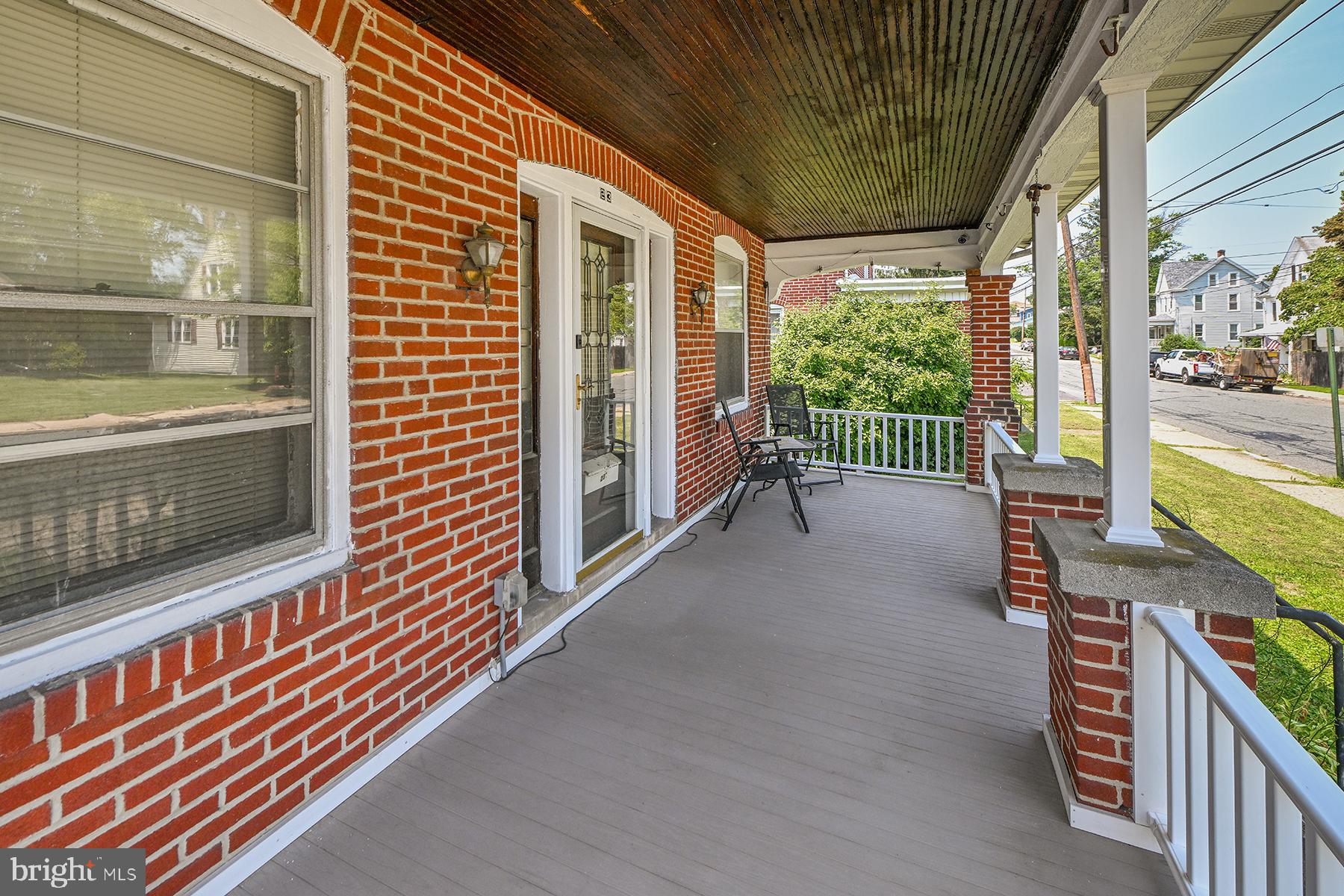 23 Berks St