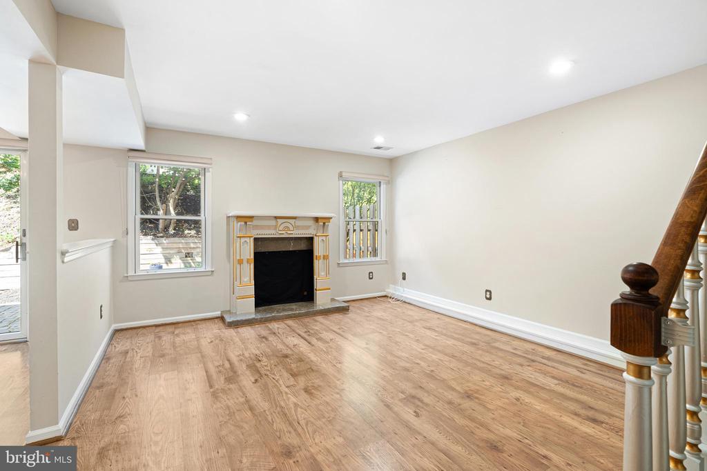 13 SUMMIT COURT