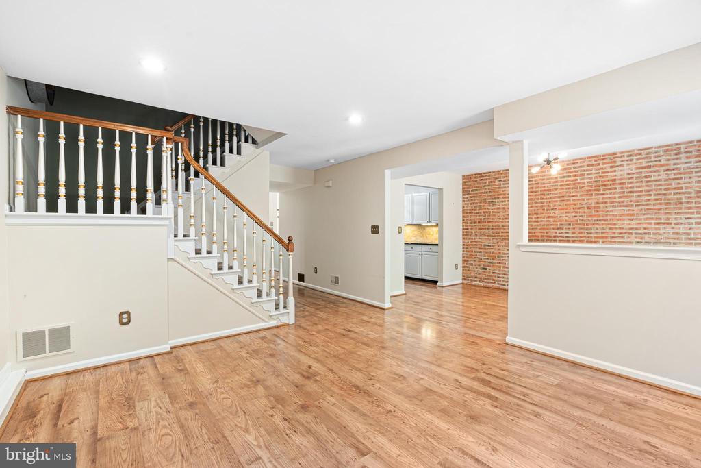 13 SUMMIT COURT