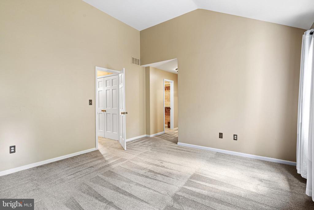 13 SUMMIT COURT