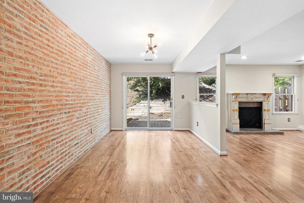 13 SUMMIT COURT