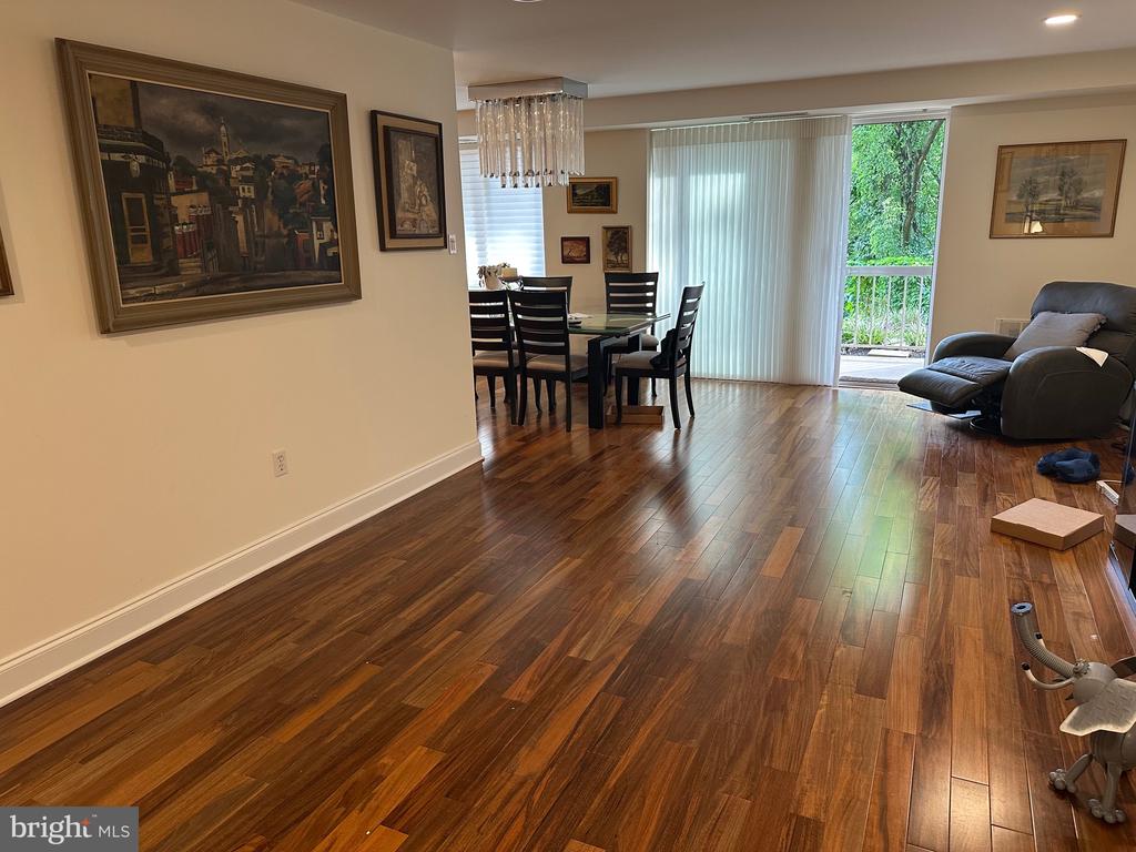1637 OAKWOOD DRIVE Unit: CONDO 101