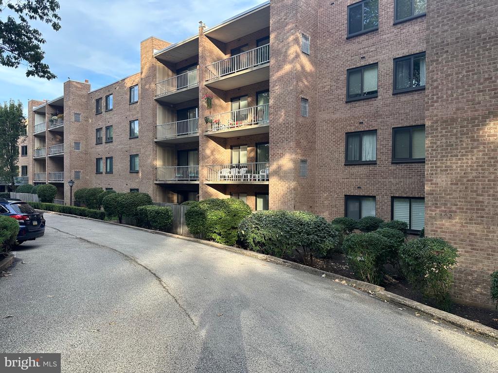 1637 OAKWOOD DRIVE Unit: CONDO 101