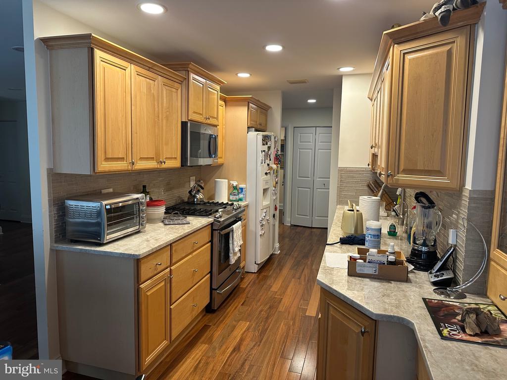 1637 OAKWOOD DRIVE Unit: CONDO 101