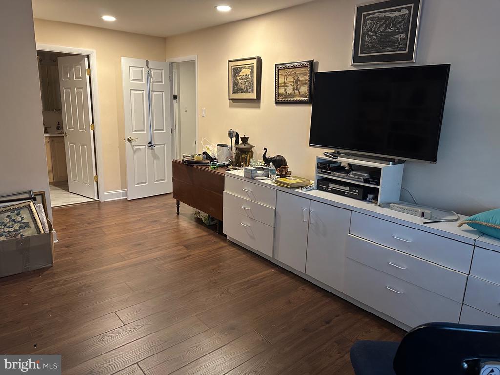 1637 OAKWOOD DRIVE Unit: CONDO 101