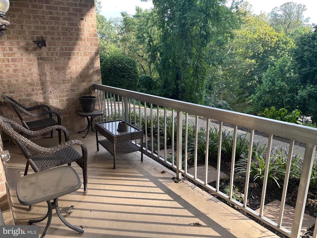 1637 OAKWOOD DRIVE Unit: CONDO 101