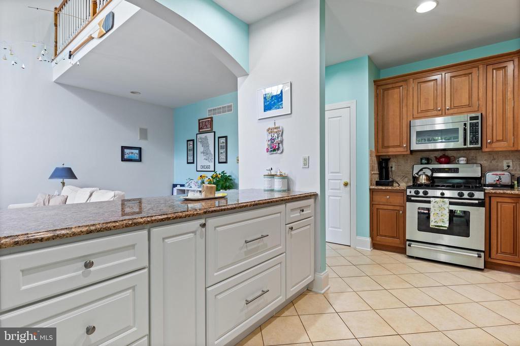 678 GREYCLIFFE LANE