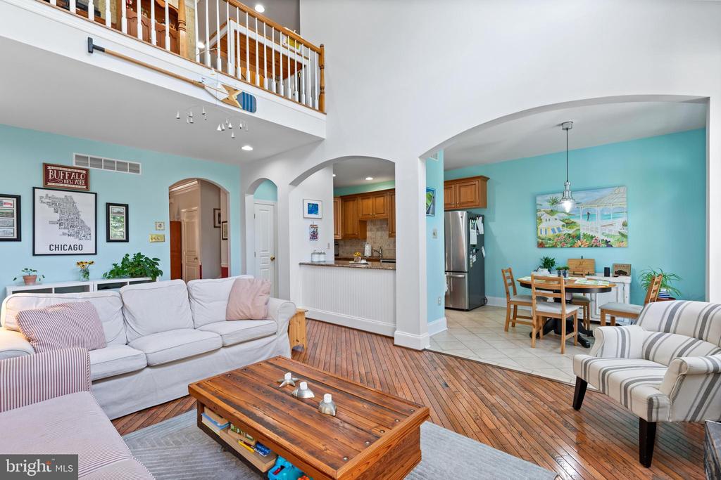 678 GREYCLIFFE LANE