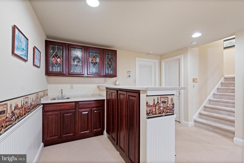 678 GREYCLIFFE LANE