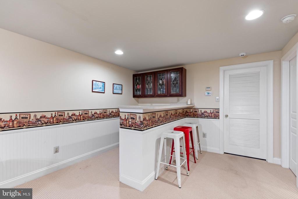 678 GREYCLIFFE LANE