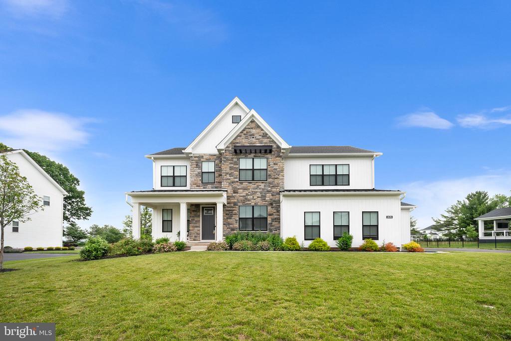 2639 HAWTHORN DRIVE