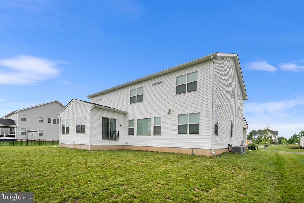 2639 HAWTHORN DRIVE