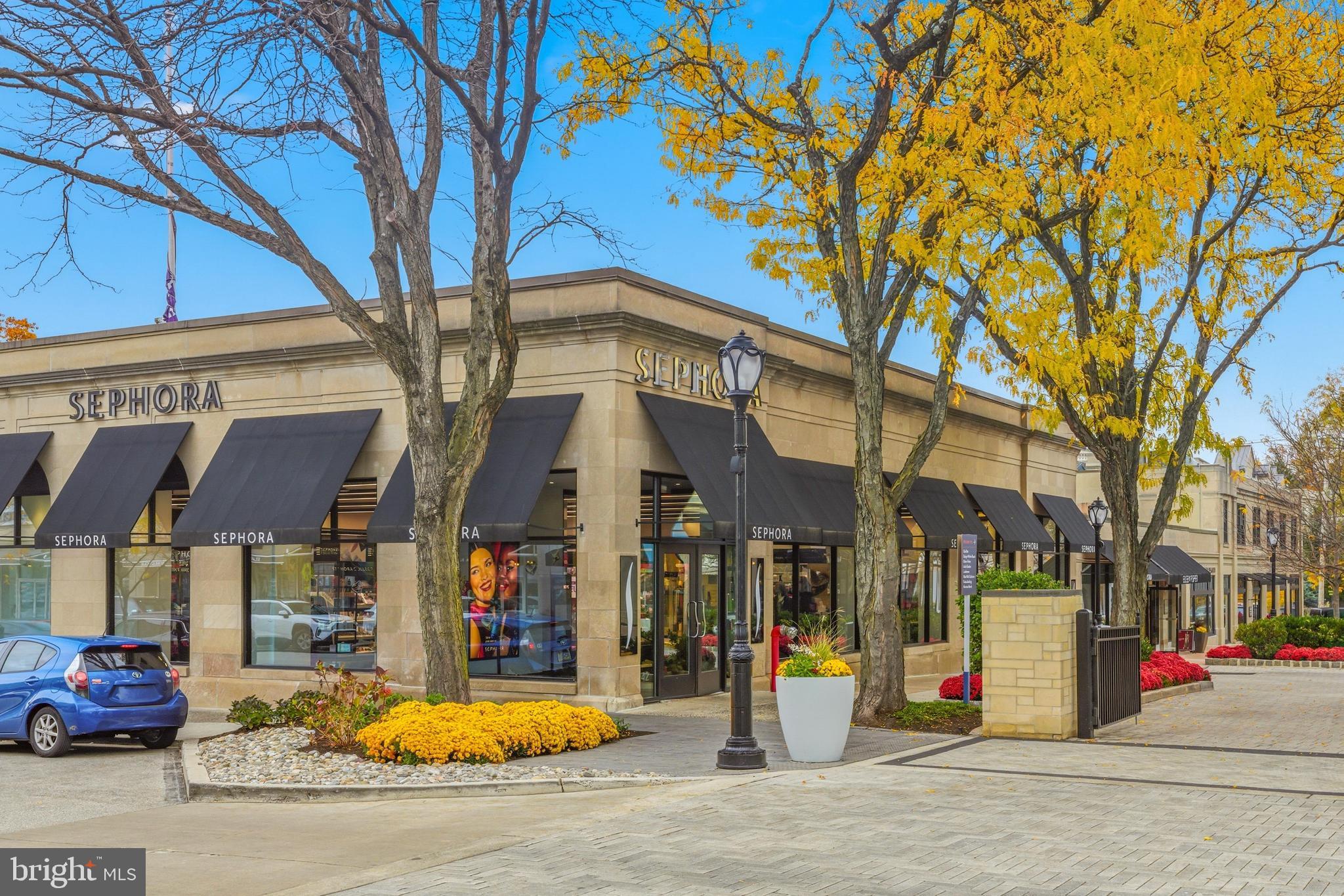 106 W MONTGOMERY AVENUE 8