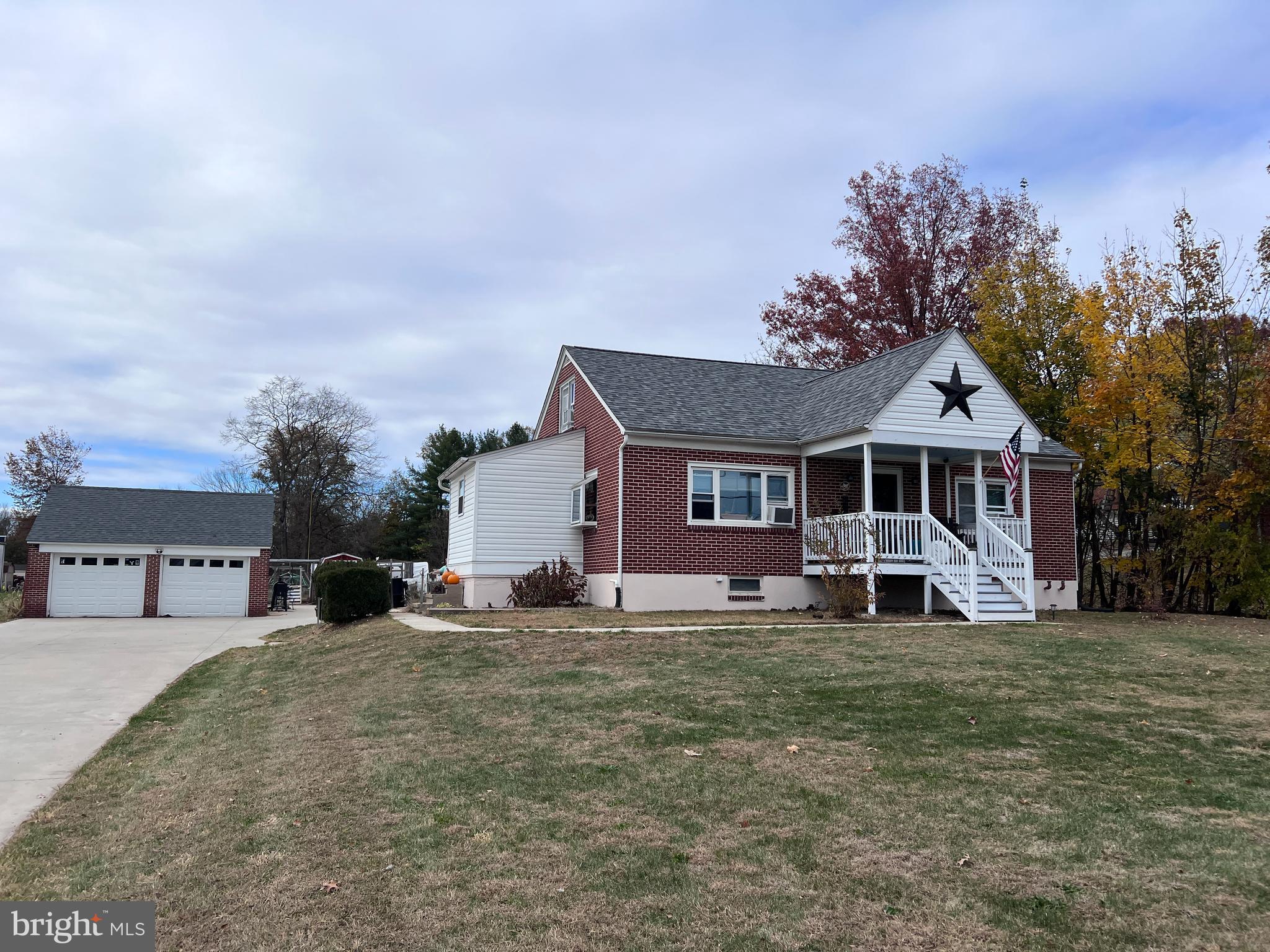 2951 N CHARLOTTE STREET