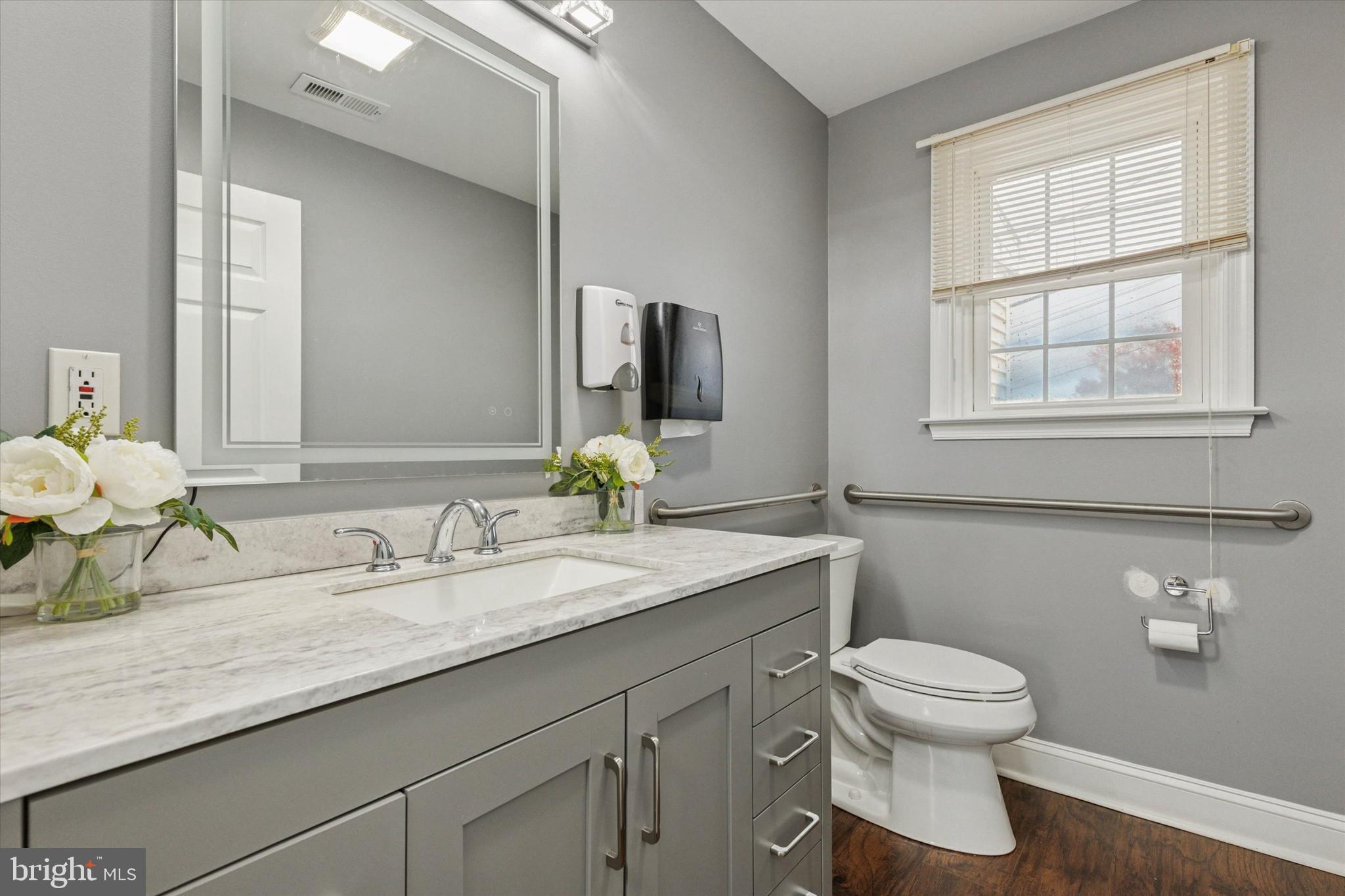 239 W GERMANTOWN PIKE