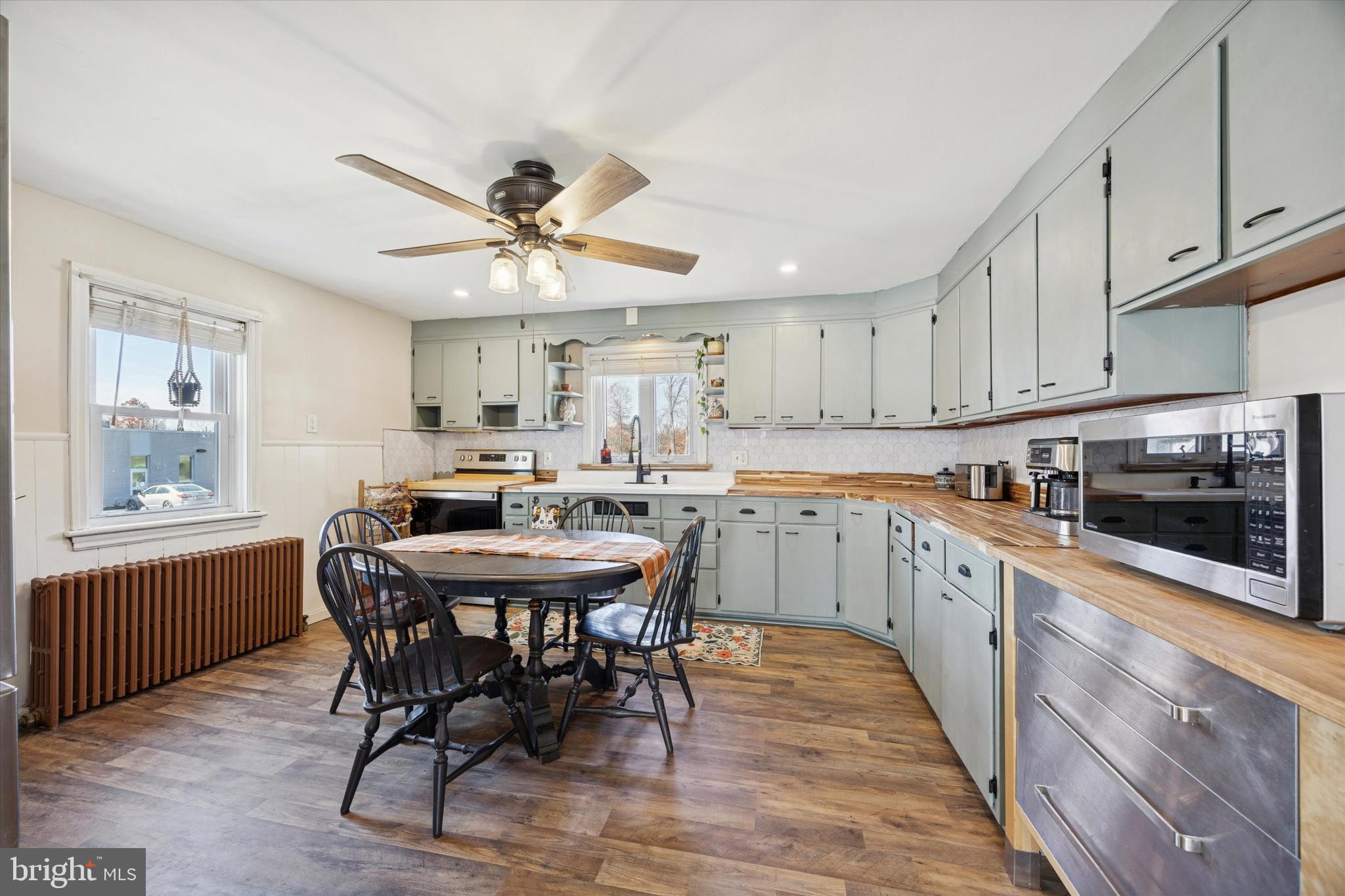 2951 N CHARLOTTE STREET