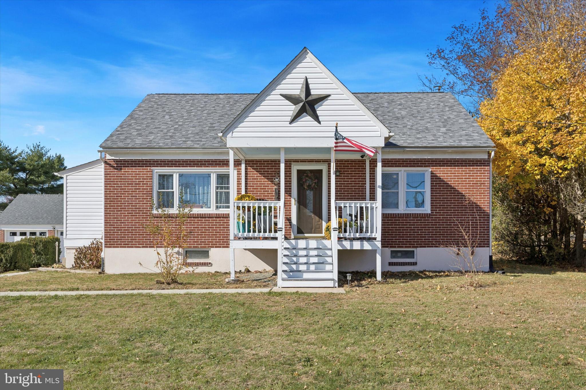 2951 N CHARLOTTE STREET