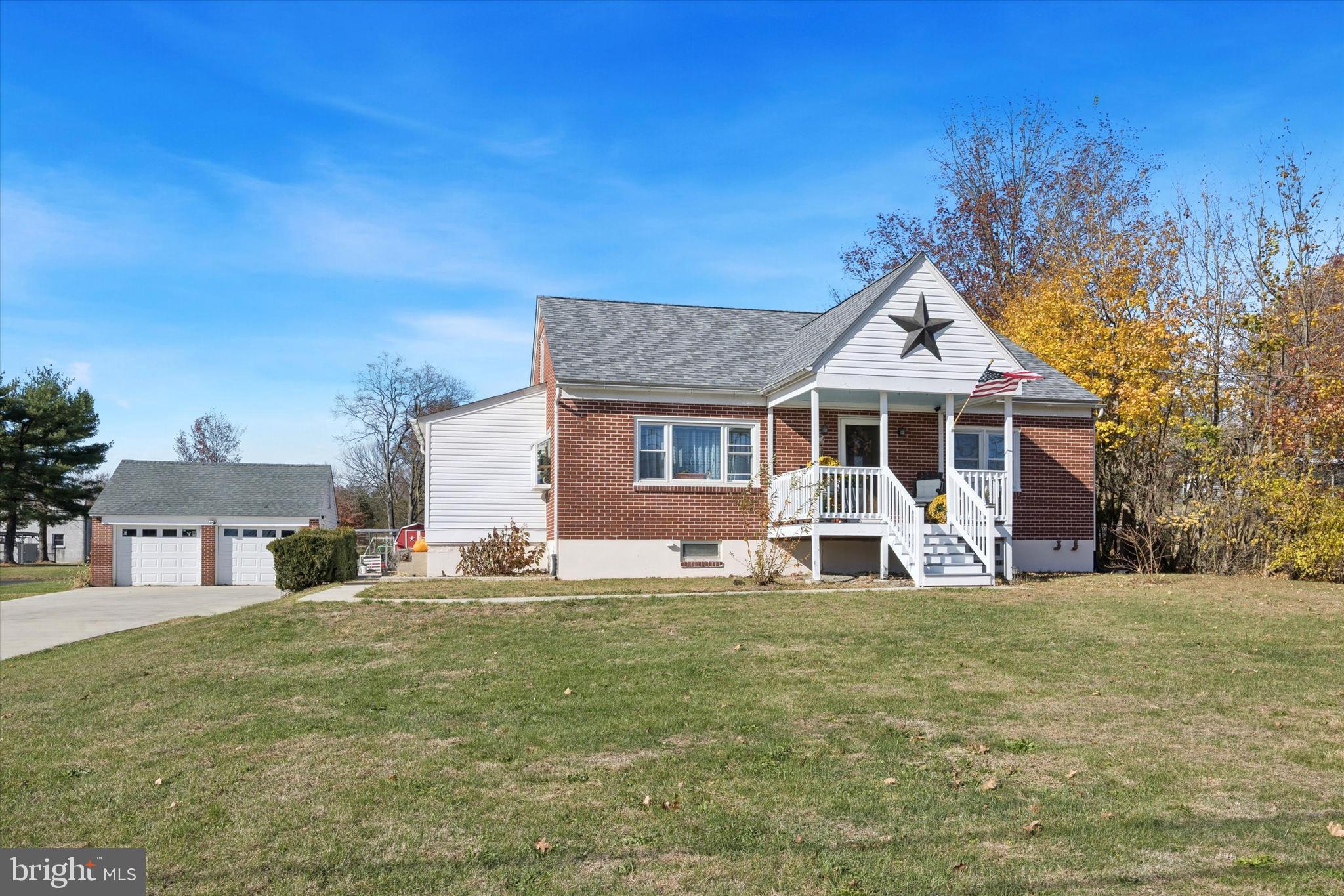 2951 N CHARLOTTE STREET