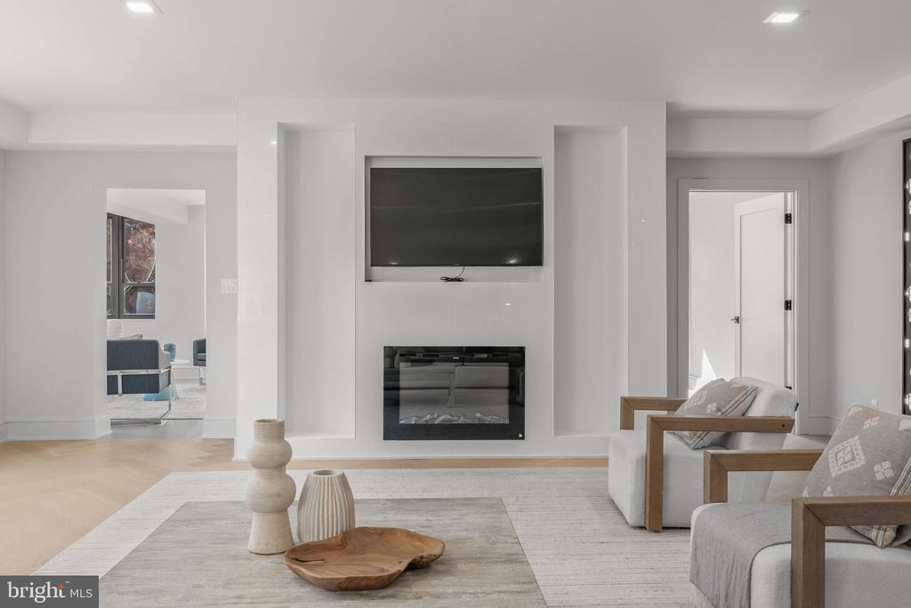 101 CHESWOLD LANE 2-F