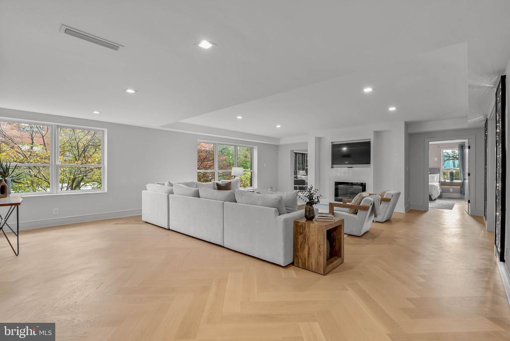 101 CHESWOLD LANE 2-F