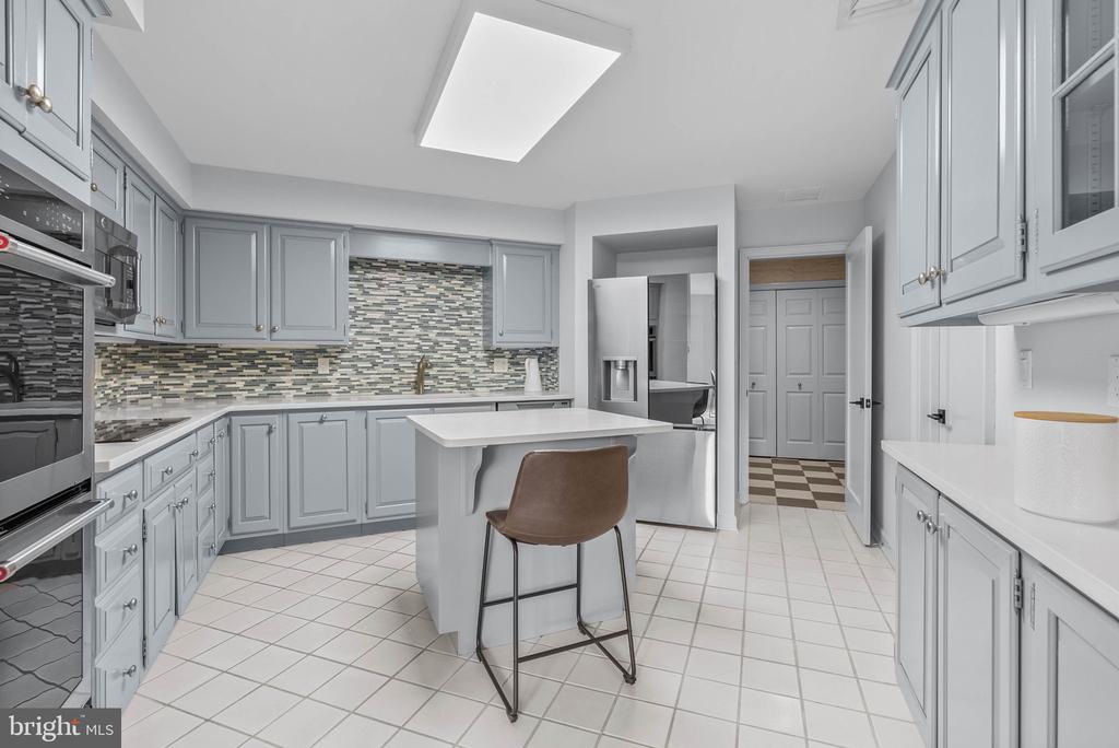 101 CHESWOLD LANE 2-F