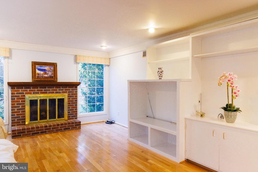 1536 FULTON DRIVE