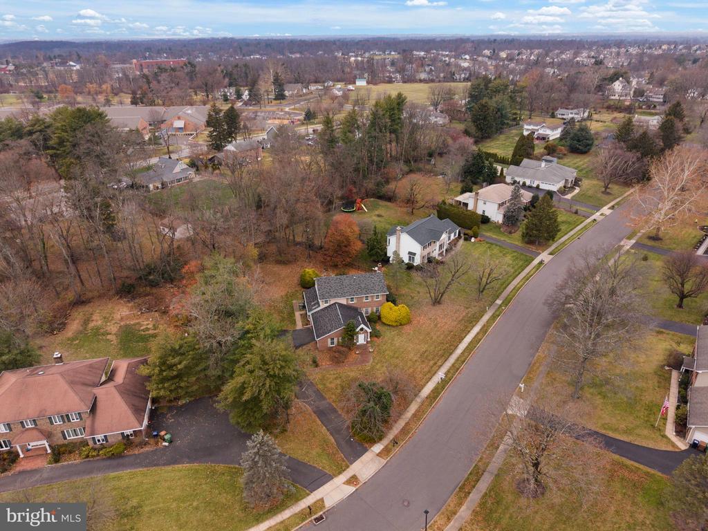 1536 FULTON DRIVE